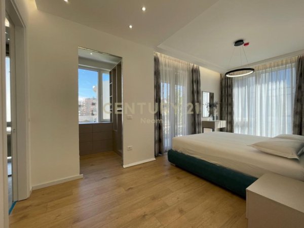 Tirane, jepet me qera apartament Dublex Kati 0, 193 m² 2.300 € (Neom126563)