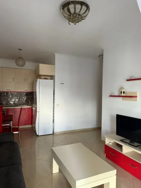 Tirane, jepet me qera apartament 1+1+Ballkon Kati 3, 65 m² 450 € (Astir)