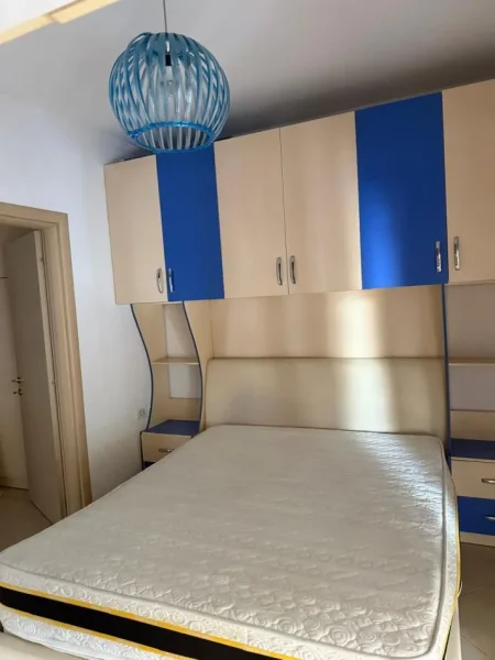 Tirane, jepet me qera apartament 1+1+Ballkon Kati 3, 65 m² 450 € (Astir)