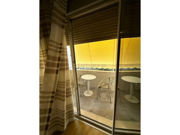 Tirane, jepet me qera apartament 2+1+Aneks+Ballkon Kati 4, 84 m² 800 € (Neom124977)