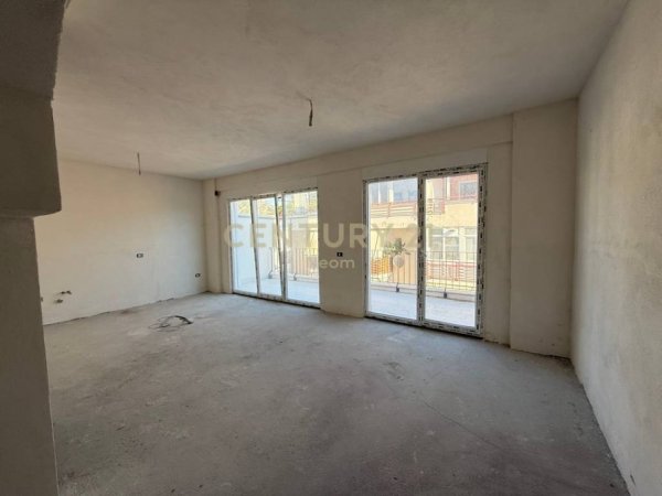 Tirane, shitet apartament duplex Dublex Kati 4, 140 m² 390.000 € (Neom126602)