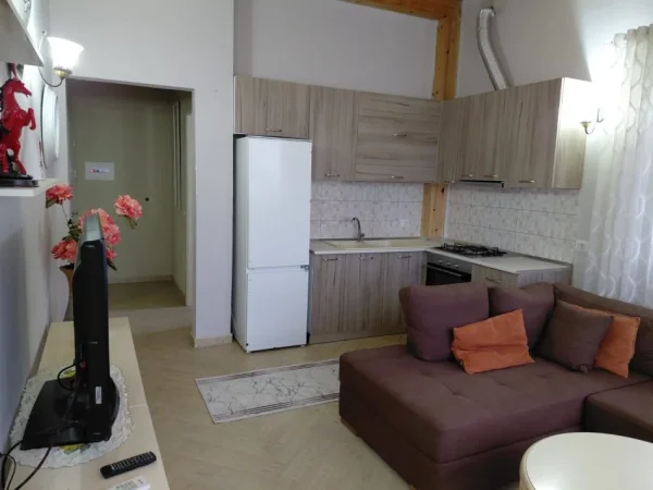 !!Dhënë!!Durres, jepet me qera apartament 1+1+Ballkon Kati 2, 60 m² 350 € (Shkolla Italiane)