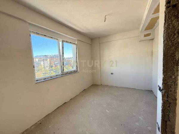 Tirane, shitet apartament duplex Dublex Kati 4, 140 m² 360.000 € (Neom126596)