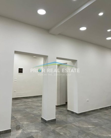 Tirane, shitet ambjent biznesi Kati 0, 70 m² 490.000 € (Rruga Sulejman Delvina)