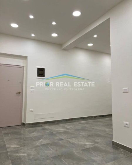 Tirane, shitet ambjent biznesi Kati 0, 70 m² 490.000 € (Rruga Sulejman Delvina)