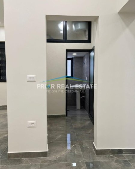 Tirane, shitet ambjent biznesi Kati 0, 70 m² 490.000 € (Rruga Sulejman Delvina)
