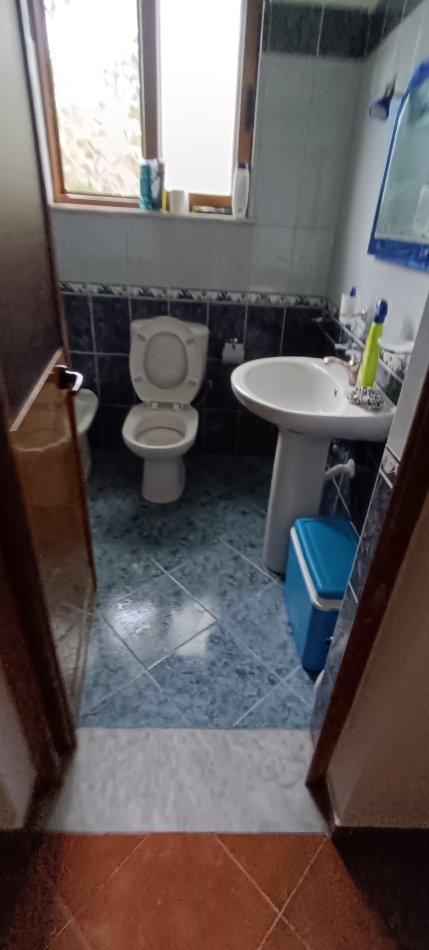Tirane, jepet me qera shtepi 3+1+Aneks+Ballkon Kati 2, 176 m² 430 € (hysen loci)