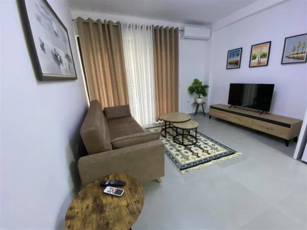 Tirane, jepet me qera apartament 1+1 Kati 1, 750 € 