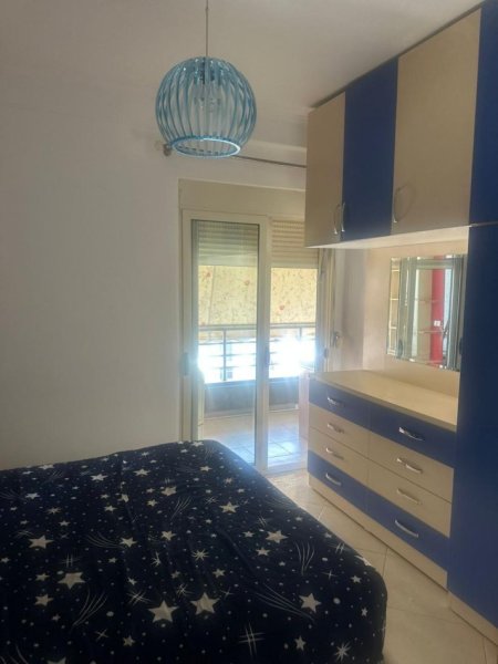 Tirane, jap me qera apartament 1+1 Kati 7, 60 m² 450 € (Rruga Tom Plezha)