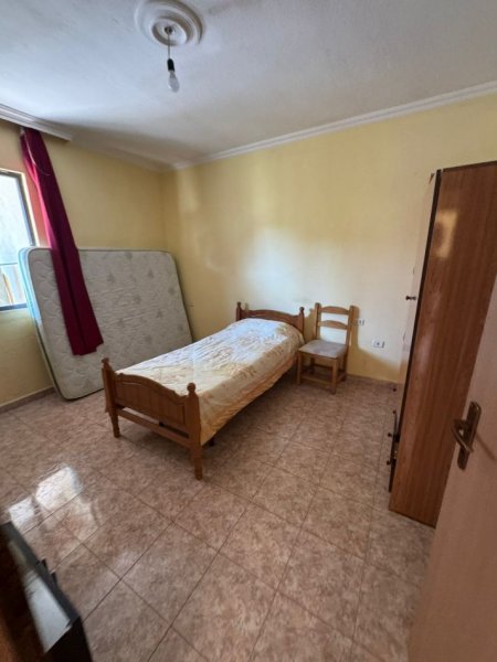 Tirane, jepet me qera apartament 1+1+Ballkon Kati 6, 65 m² 300 € (KRISTALI)