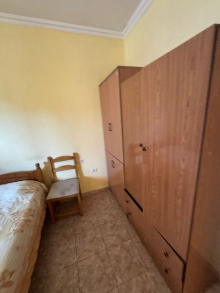 Tirane, jepet me qera apartament 1+1+Ballkon Kati 6, 65 m² 300 € (KRISTALI)