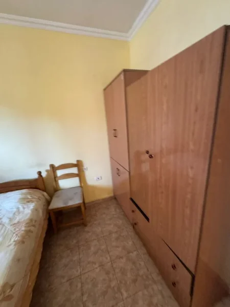 Tirane, jepet me qera apartament 1+1+Ballkon Kati 6, 65 m² 300 € (KRISTALI)