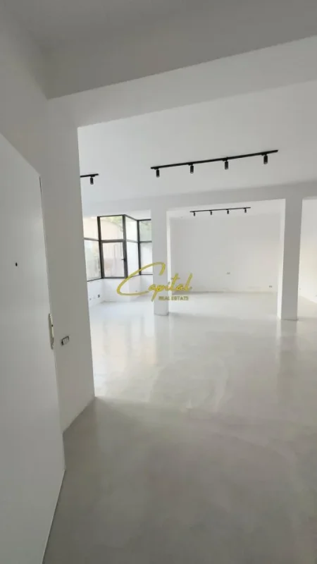 Tirane, jepet me qera ambjent biznesi Kati 0, 100 m² 850 € (QENDER)