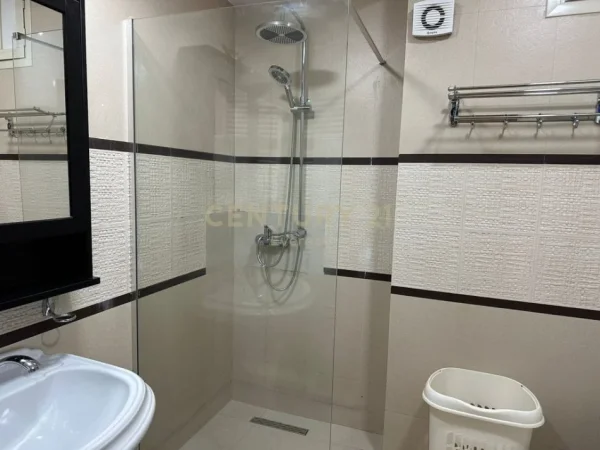 Tirane, jepet me qera apartament 3+1+Aneks+Ballkon Kati 11, 146 m² 1.000 € (Ish-Ekspozita)