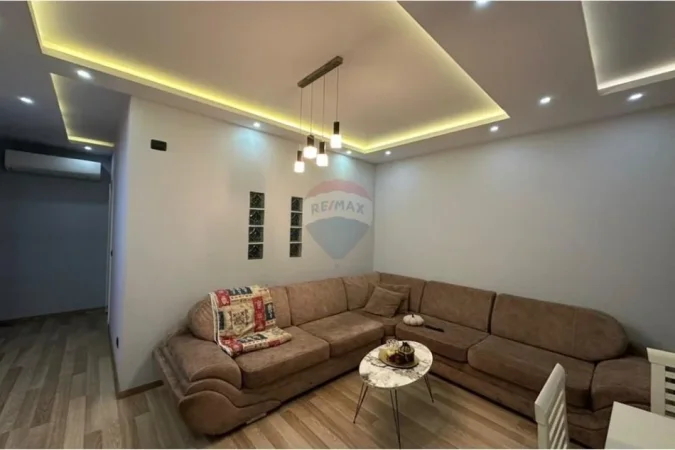 Tirane, shes apartament 2+1+Ballkon , (Rruga Besim ALLA)
