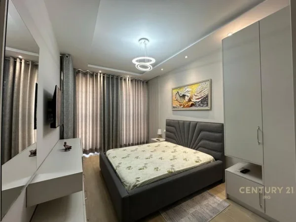 Tirane, jepet me qera apartament 1+1 Kati 3, 70 m² 850 € (Prane Olimpikut)