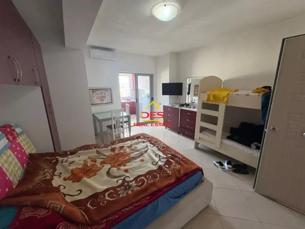 Vlore, shitet garsonier Kati 9, 34 m² 58.000 € (Rruga 1 Maji)