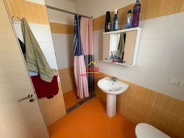 Vlore, shitet garsonier Kati 9, 34 m² 58.000 € (Rruga 1 Maji)