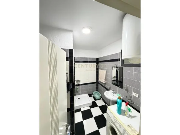 Tirane, jap me qera apartament 2+1 Kati 5, 112 m² 550 € 