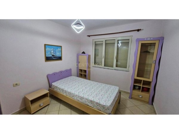 Tirane, jepet me qera apartament 2+1 Kati 4, 67 m² 500 € (Rr. Ferit Xhajko)