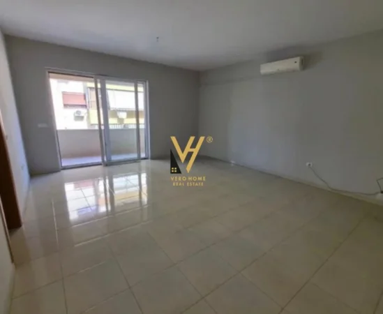 Tirane, jepet me qera zyre Kati 5, 120 m² 1.100 € (RRUGA E BOGDANEVE)