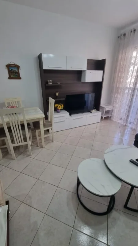 Jepet me Qira Apartament 2+1 në Astir (te Bar Artisti),  500 €URO