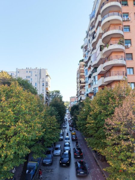 Tirane, jepet me qera Kati 0, 620 m² 14.000 € 