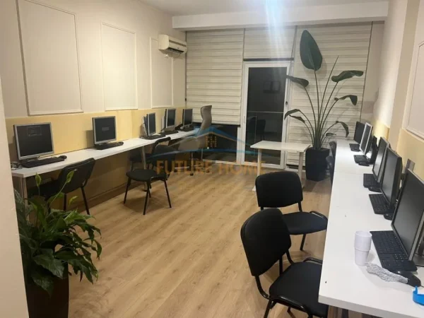 Tirane, jepet me qera ambjent biznesi Kati 7, 170 m² 1.500 € (Kika 2)