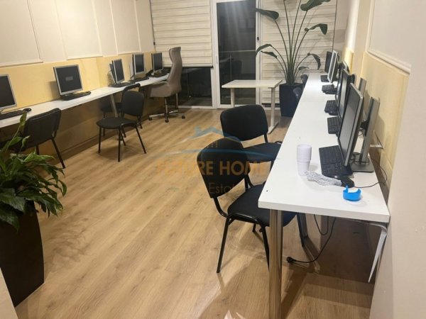 Tirane, jepet me qera ambjent biznesi Kati 7, 170 m² 1.500 € (Kika 2)