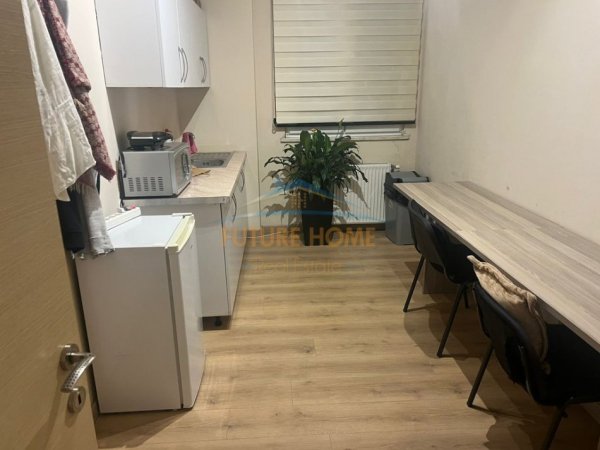 Tirane, jepet me qera ambjent biznesi Kati 7, 170 m² 1.500 € (Kika 2)