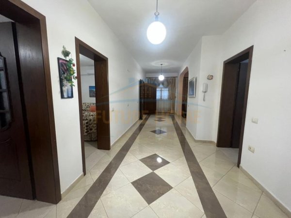 Gjiri Lalezit | Hamallaj, shitet shtepi 2 Katshe , 568 m² 220.000 € (Manez)