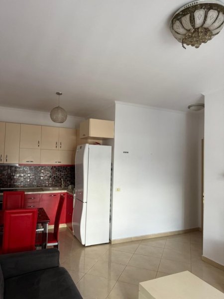 Tirane, jepet me qera apartament 1+1+Ballkon Kati 7, 60 m² 450 € (Astir/Rruga Tom Plezha)