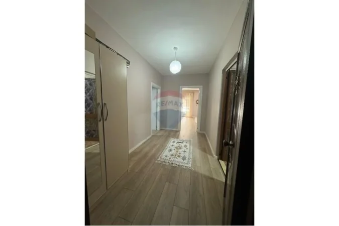 Tirane, jepet me qera apartament 2+1 Kati 4, 420 € (Rruga Thesarit)