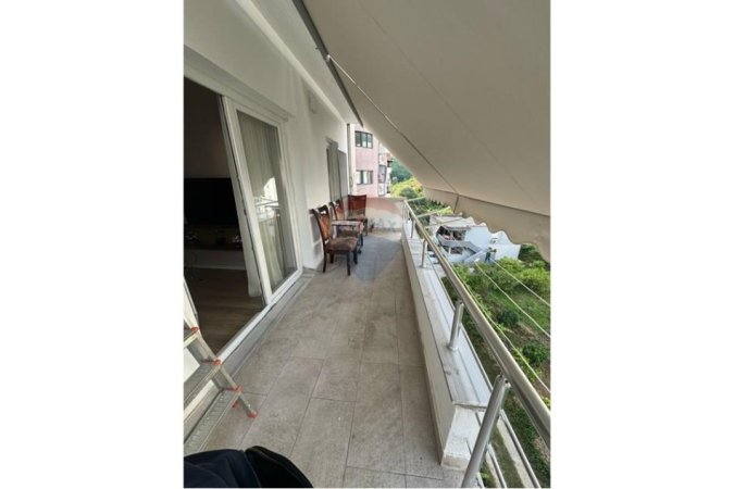 Tirane, jepet me qera apartament 2+1 Kati 4, 420 € (Rruga Thesarit)