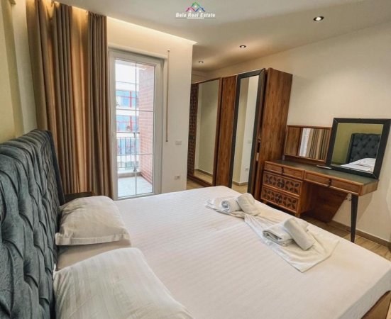 Tirane, jepet me qera apartament 1+1 Kati 3, 72 m² 600 € (Rruga 5 Maji)