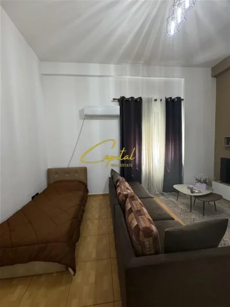 Tirane, jepet me qera apartament 1+1 Kati 1, 70 m² 550 € (RRUGA E DIBRES)
