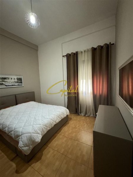 Tirane, jepet me qera apartament 1+1 Kati 1, 70 m² 550 € (RRUGA E DIBRES)
