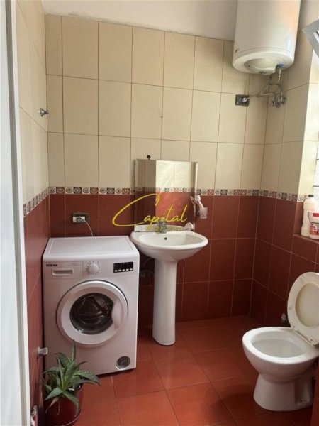 Tirane, jepet me qera apartament 1+1 Kati 1, 70 m² 550 € (RRUGA E DIBRES)