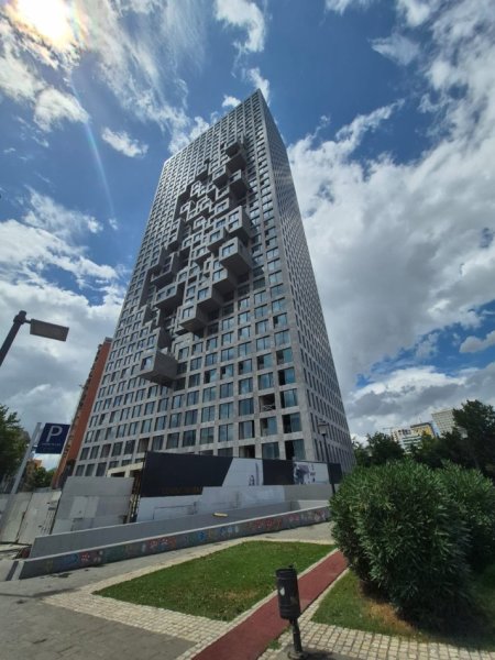 Tirane, jepet me qera zyre Kati 20, 150 m² 3.000 € (Downtown One)