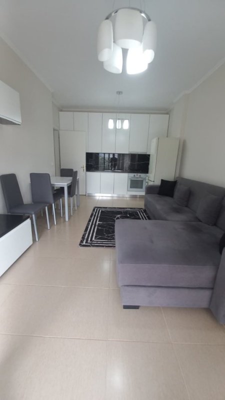 Tirane, jepet me qera apartament 2+1 Kati 3, 650 € 