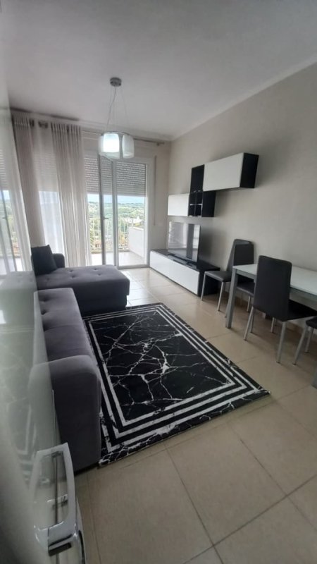 Tirane, jepet me qera apartament 2+1 Kati 3, 650 € 