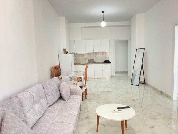 Tirane, jepet me qera apartament 2+1 Kati 1, 550 € 