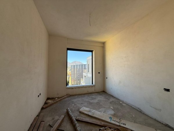 Tirane, shitet apartament 1+1+Ballkon Kati 9, 86 m² 172.000 € (Rruga e Dibres)