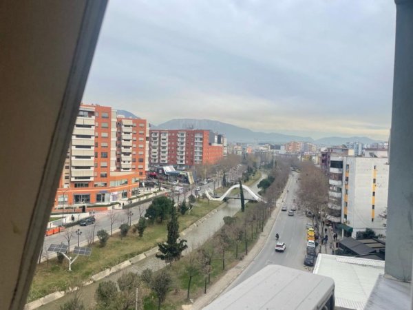 Tirane, shitet apartament 2+1+Ballkon Kati 6, 230.000 € 
