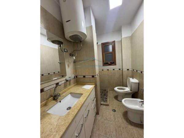 Tirane, jepet me qera apartament 2+1 Kati 6, 95 m² 600 € 