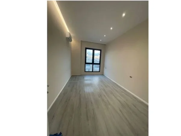 Tirane, shitet apartament 2+1+Ballkon Kati 7, 119 m² 340.000 € 