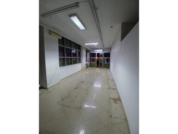 Tirane, jepet me qera ambjent biznesi Kati 0, 72 m² 1.200 € (Ish Ekspozita)
