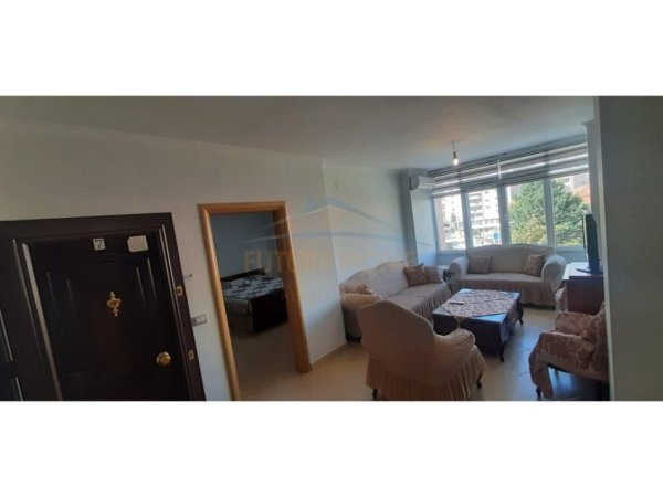 Pogradec, shitet apartament 1+1 Kati 4, 56 m² 62.000 € (Lagjia 1 ,Rruga e Volorekës)