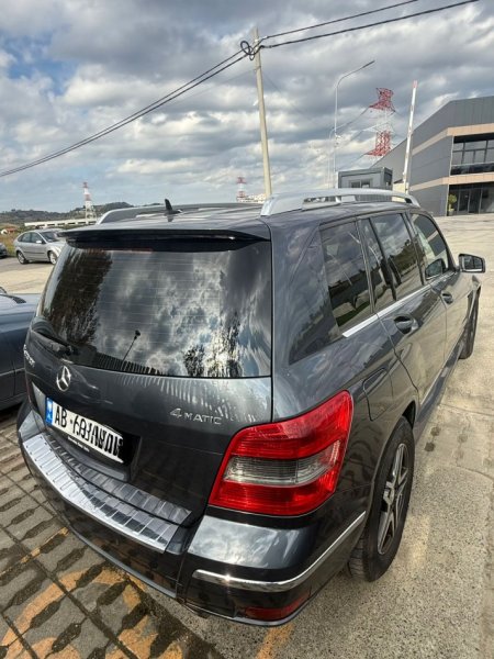 Tirane, shes makine Benz GLK Nafte, gri e erret automatik Klima 200.000 km 7.700 €