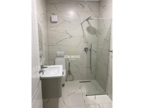 Tirane, jepet me qera apartament 1+1+Ballkon Kati 1, 73 m² 750 € (Rruga e Durrësit)